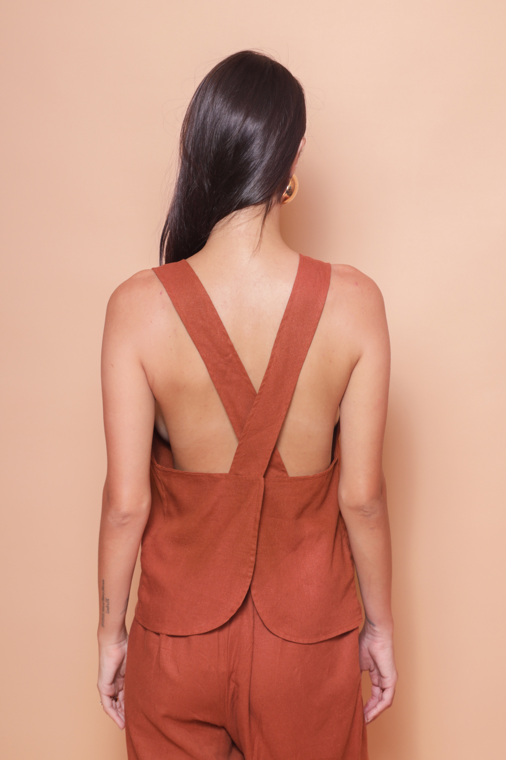 Blusa costas transpassada linho tijolo