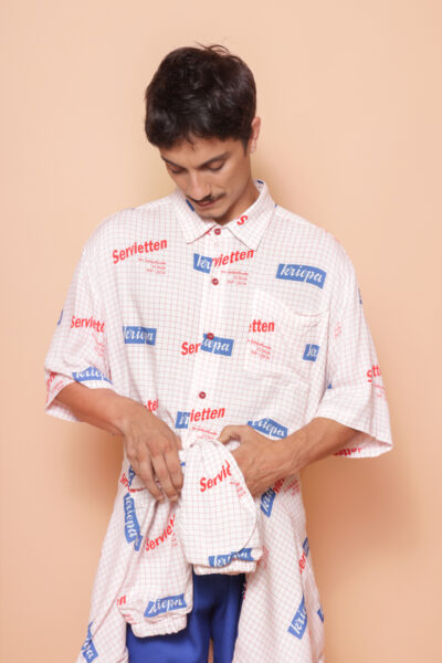 Camisa ampla estampada Contact DDR