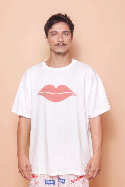 Camiseta oversize estampada Lábios vermelhos