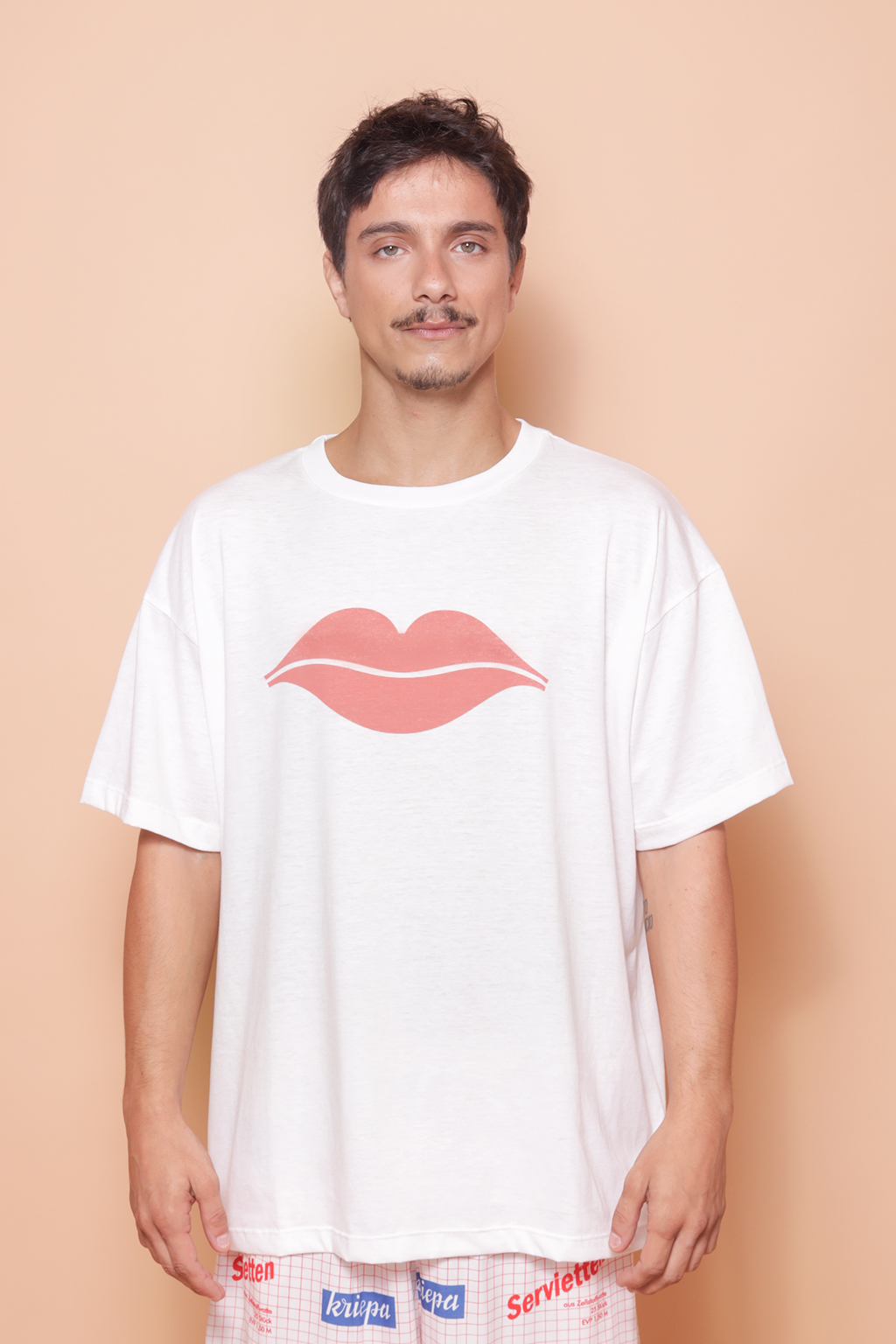 Camiseta oversize estampada Lábios vermelhos