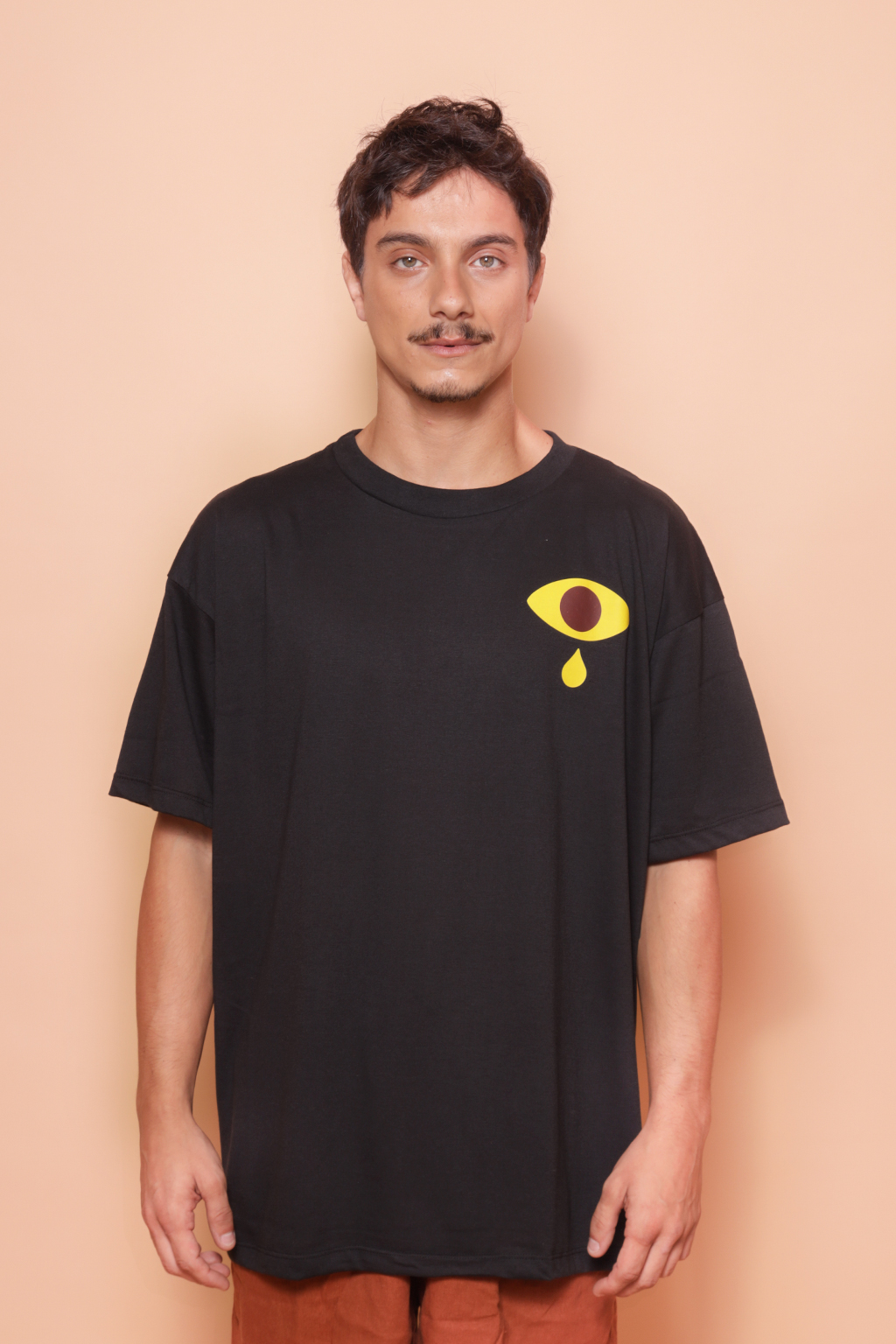 Camiseta oversize preta estampada Lágrimas