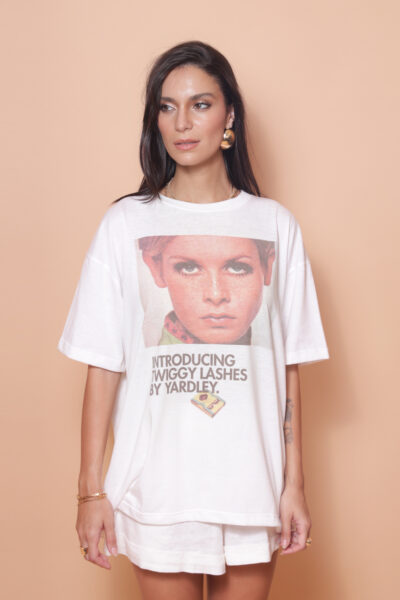 Camiseta oversize estampada Twiggy Lashes