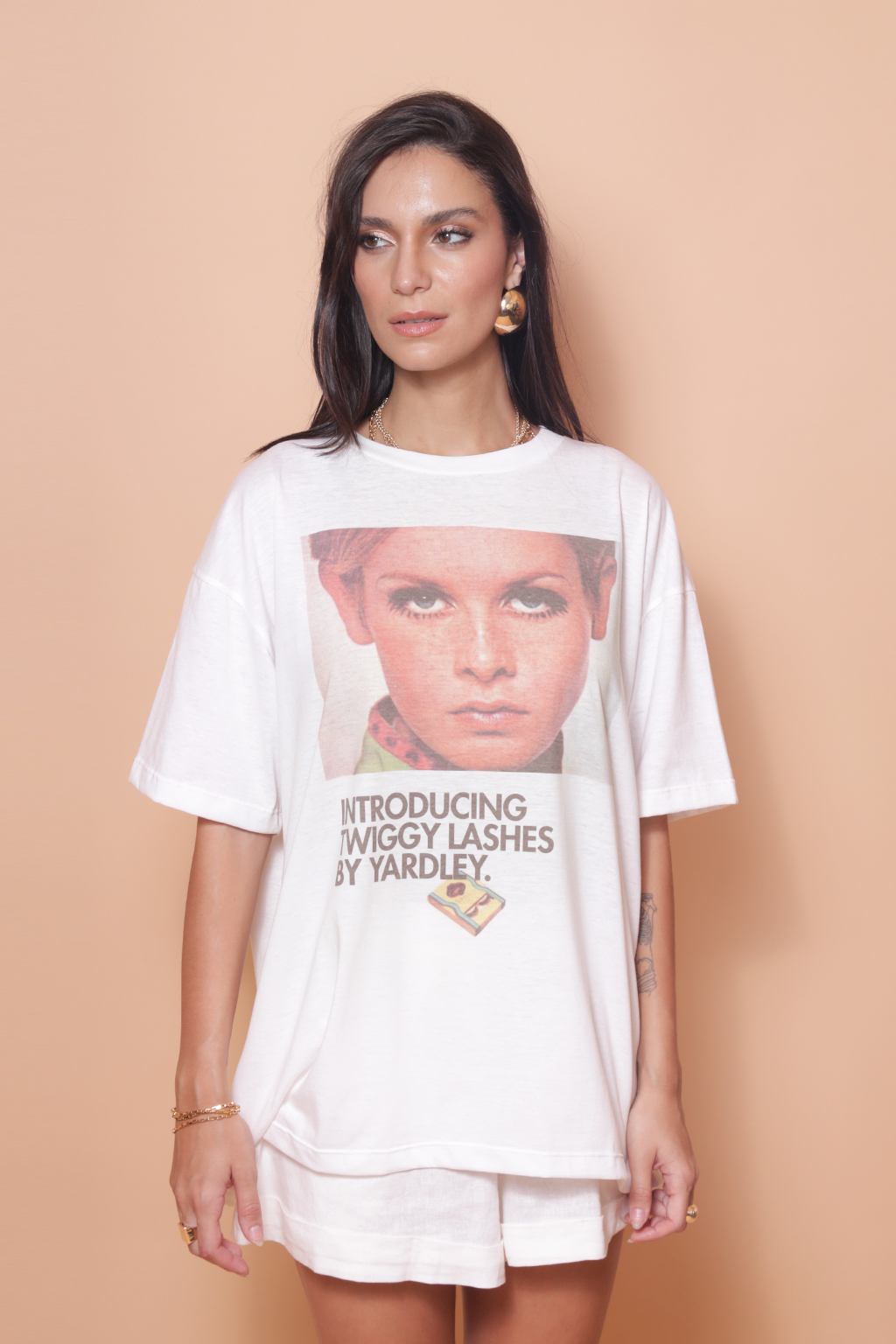 Camiseta oversize estampada Twiggy Lashes