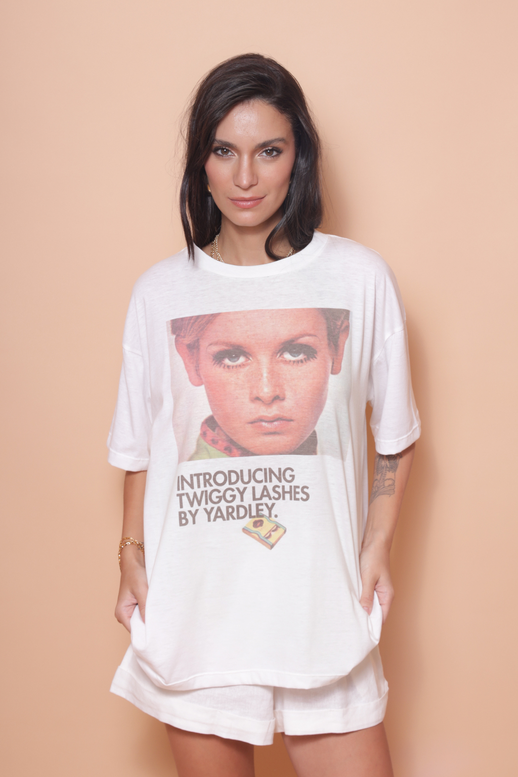 Camiseta oversize estampada Twiggy Lashes