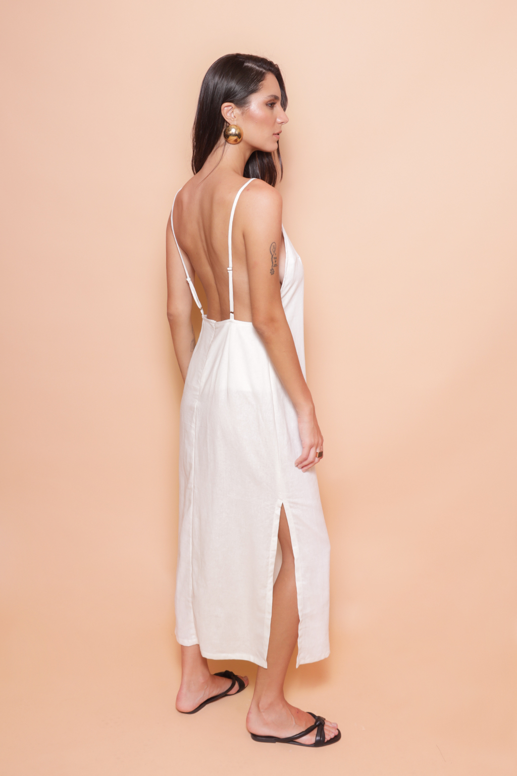 Vestido longo costas abertas linho off-white