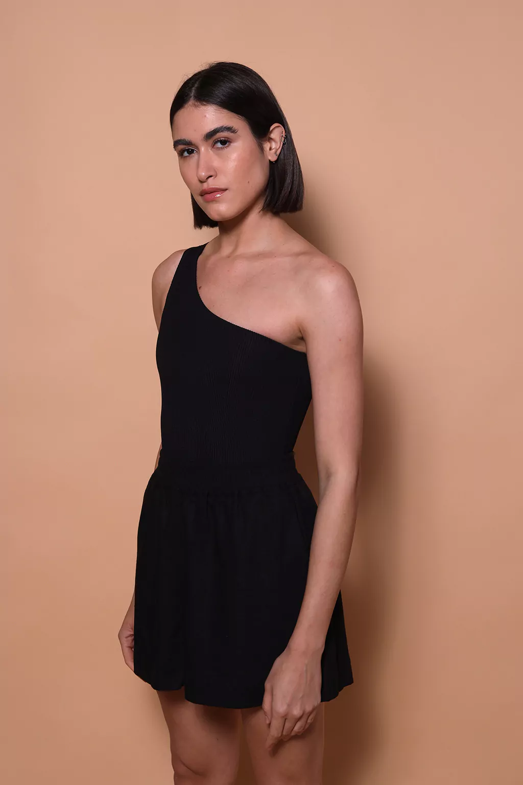 Short evasê linho preto