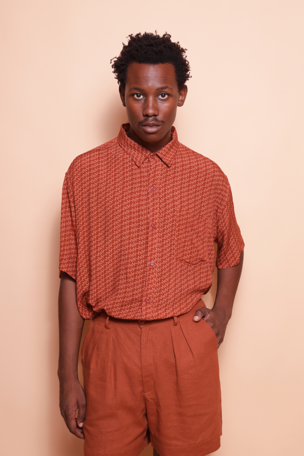 Camisa ampla estampa digital AMP corrido