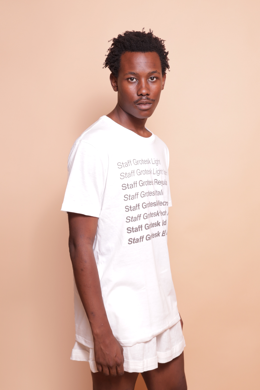 Camiseta estampada Staff Grotesk