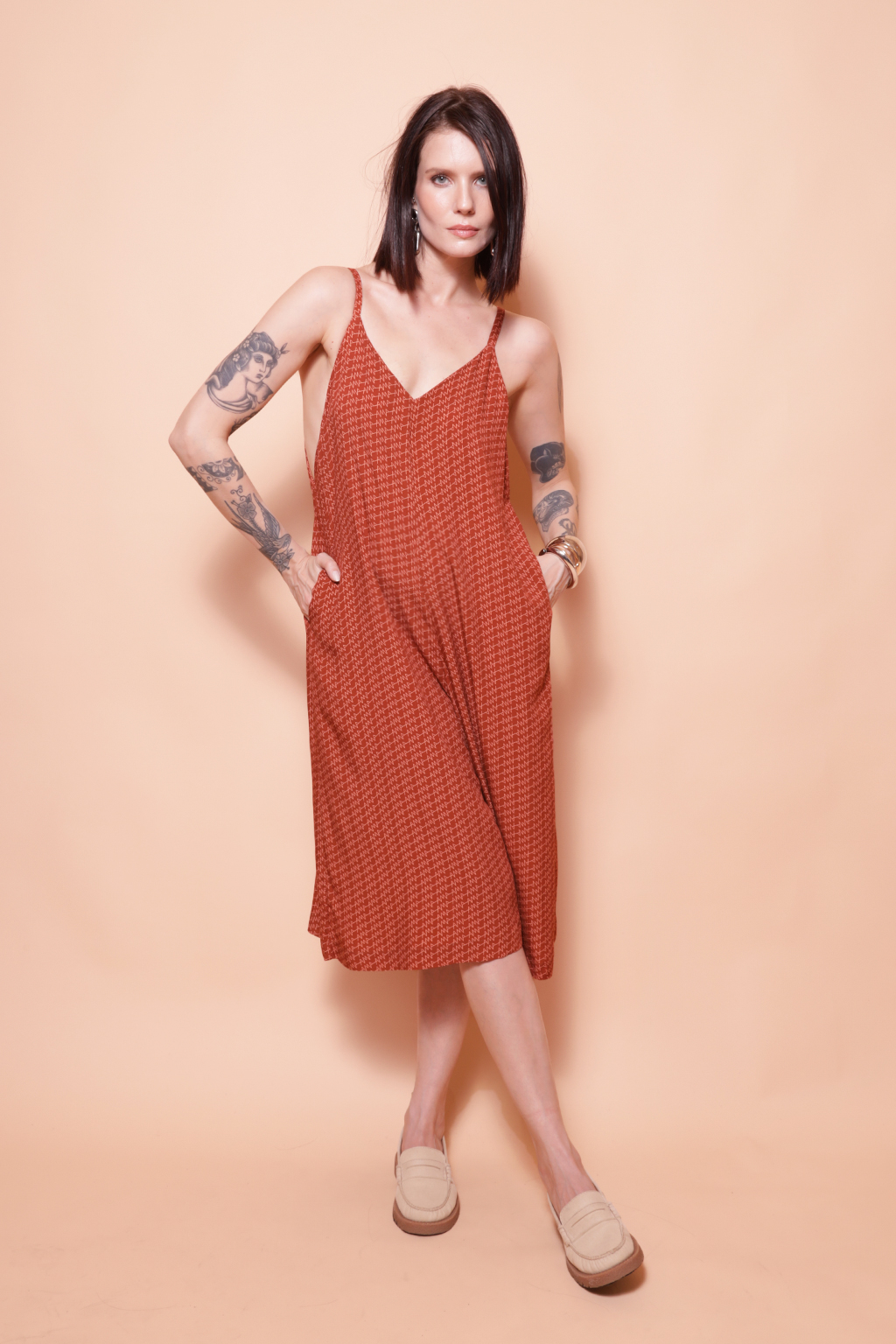 Macacão alcinha cavado estampa digital AMP corrido