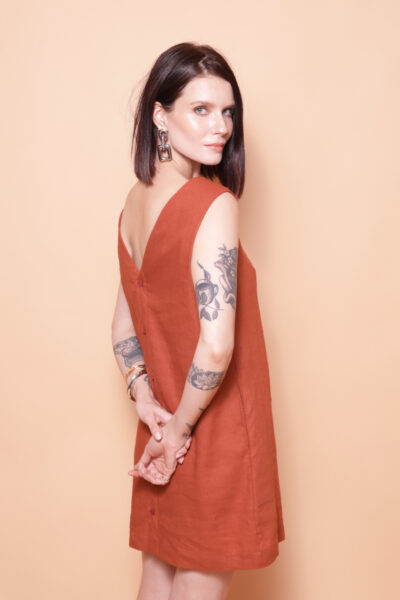 Vestido botão curto linho preto