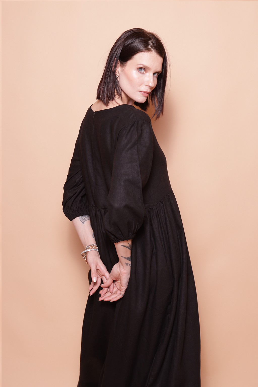 Vestido manga bufante 3/4 linho preto