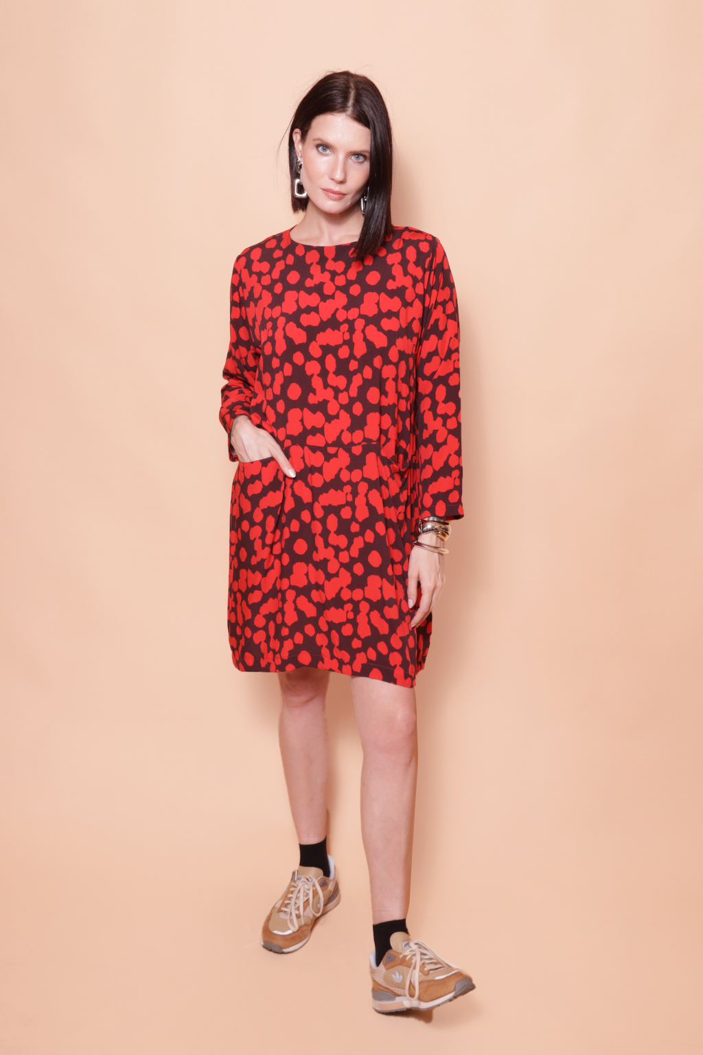 Vestido manga longa com bolso estampado Onça Preta