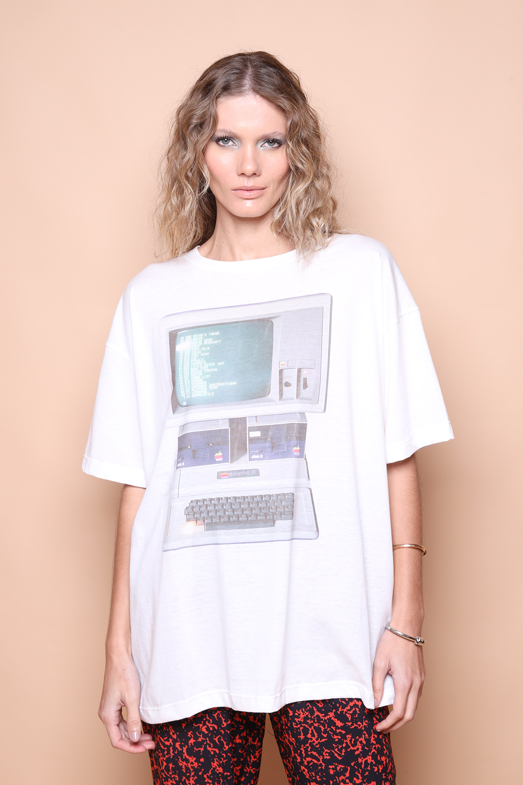 Camiseta oversize estampada Apple 2