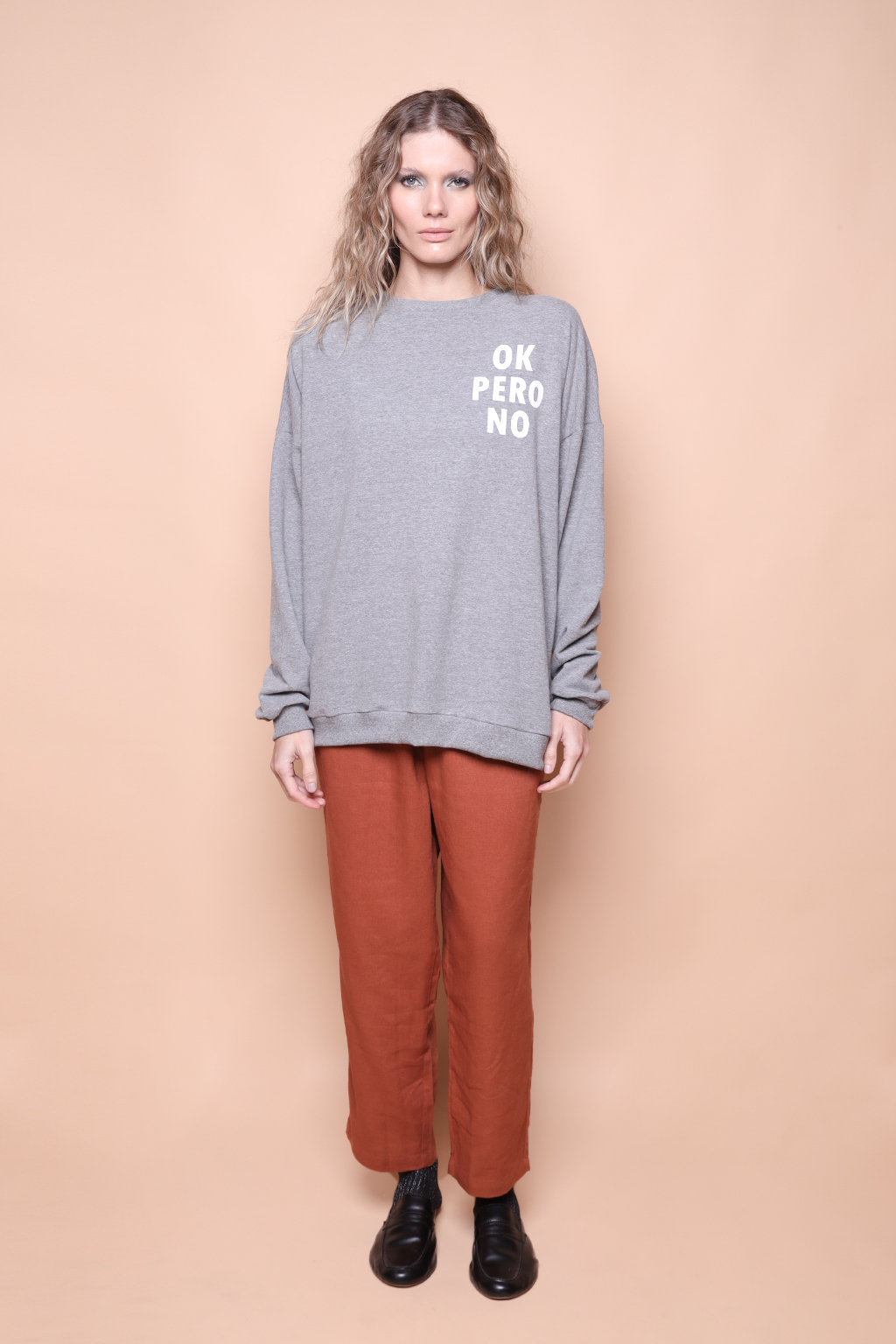 Blusão oversize cinza estampado Ok Pero No