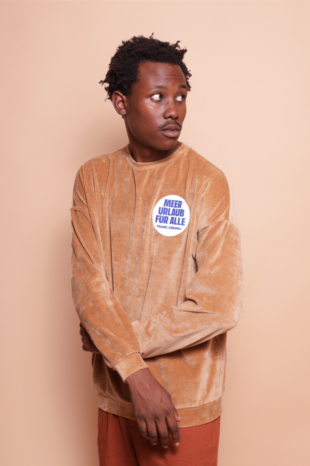 Blusão oversize plush bege estampado Transeuropa DTF