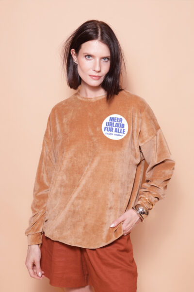 Blusão oversize plush bege estampado Transeuropa DTF