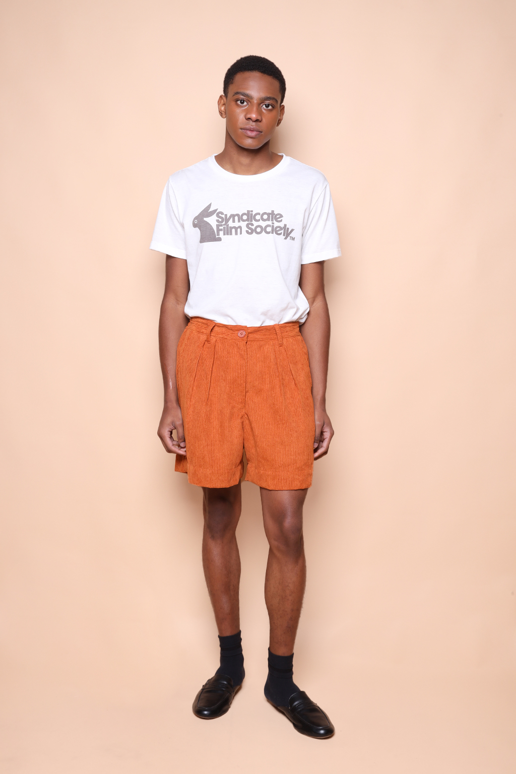 Bermuda alfaiataria cotelê tijolo