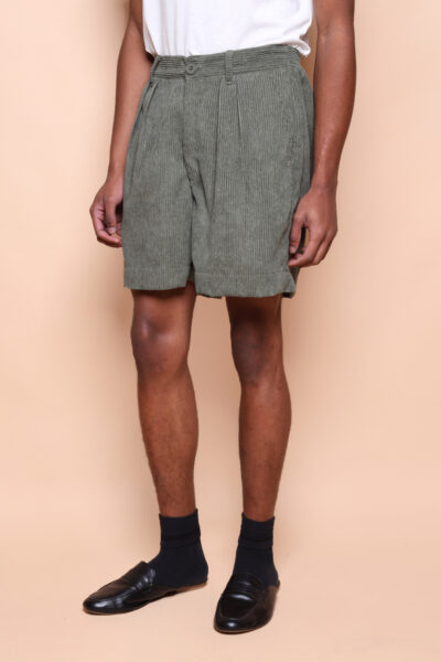 Bermuda alfaiataria cotelê cinza