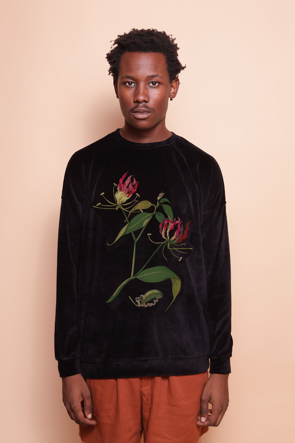 Blusão oversize plush preto Mary Delany