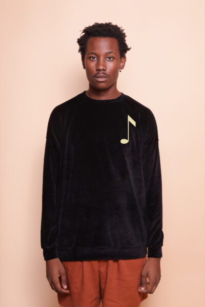 Blusão plush preto Colcheia