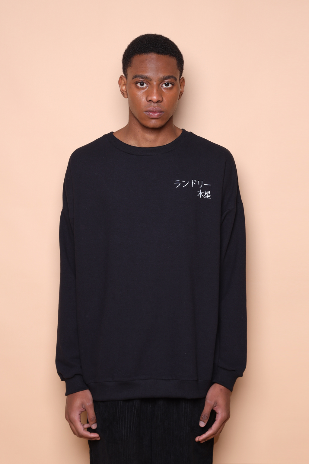 Blusão oversize preto estampado Lavanderia Júpiter