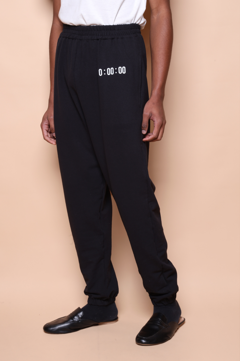 Calça jogger preta estampada Cronômetro