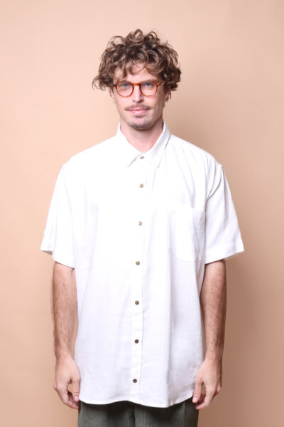 Camisa ampla de linho off-white