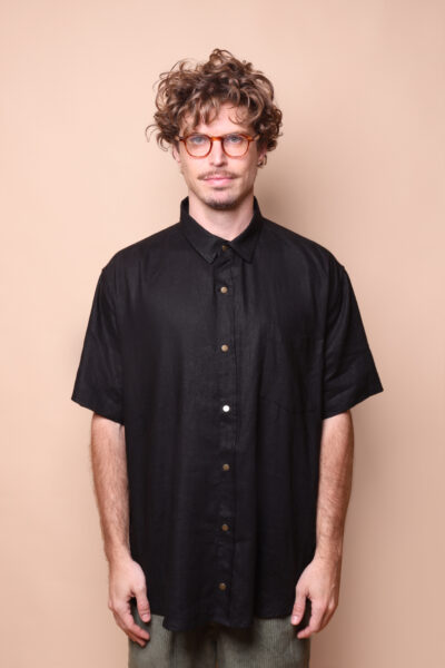 Camisa ampla de linho preta