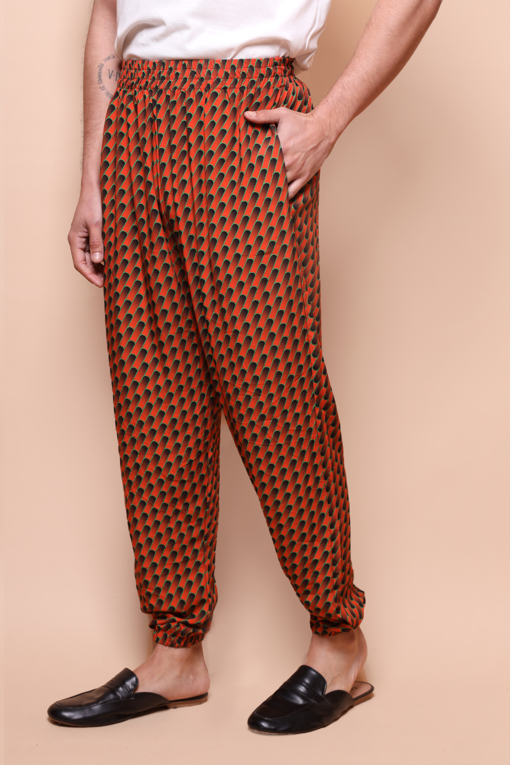 Calça jogger estampada Trançado