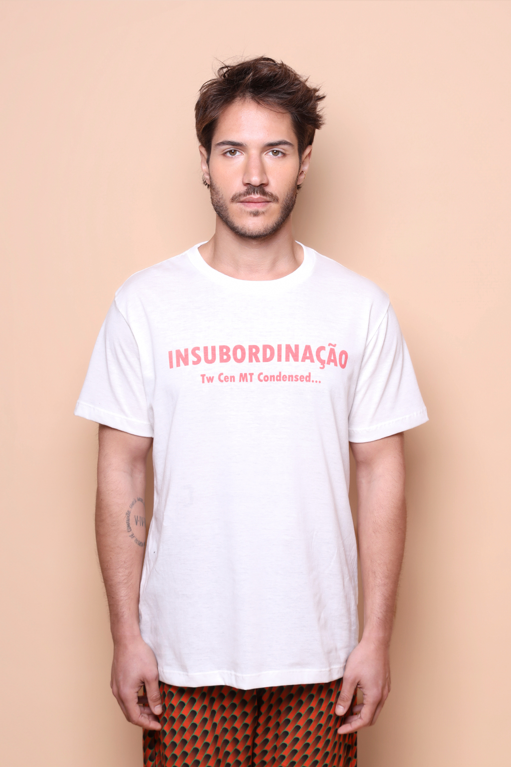 Camiseta estampada Insubordinação