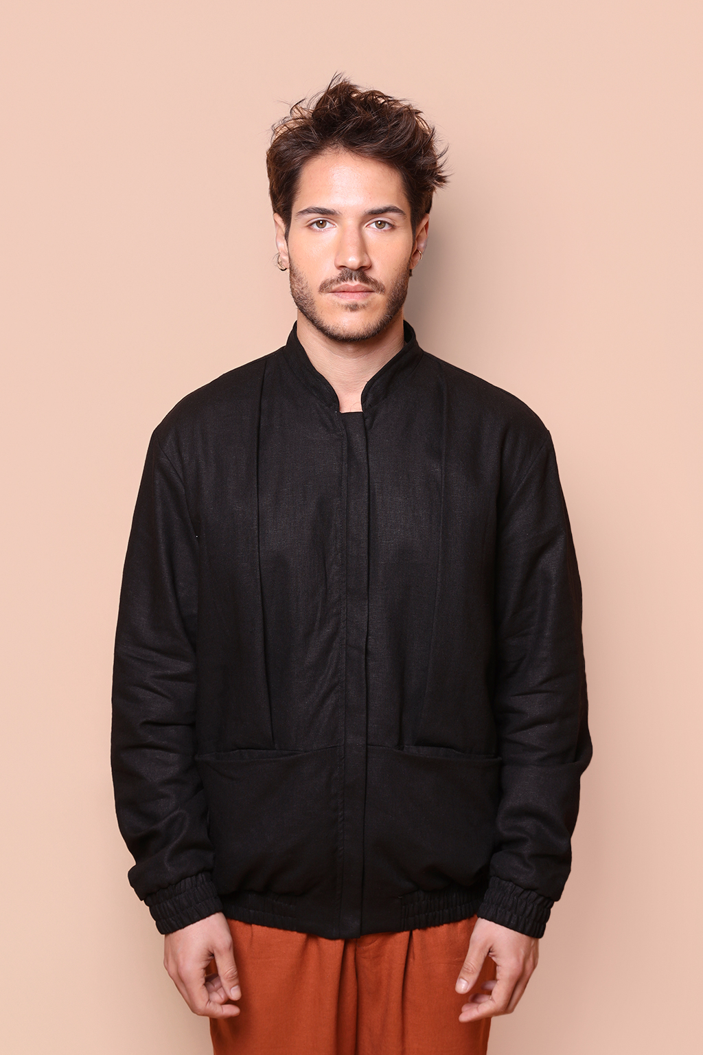 Jaqueta pregas linho preto