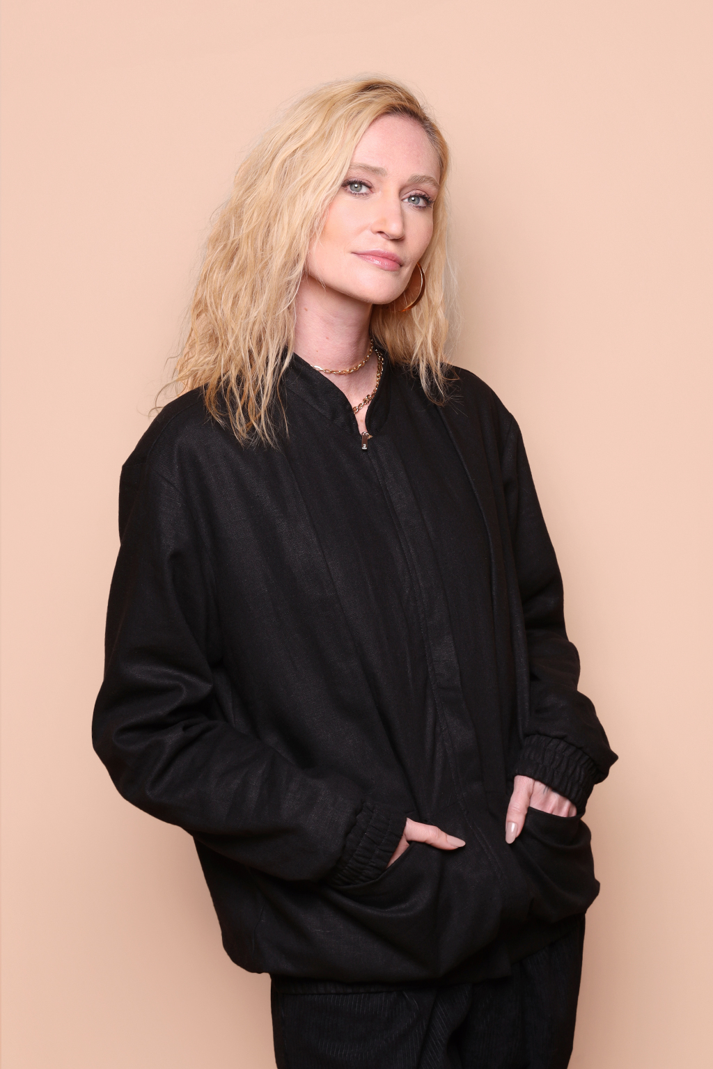 Jaqueta pregas linho preto