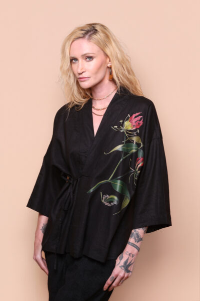 Kimono curto linho preto Mary Delany