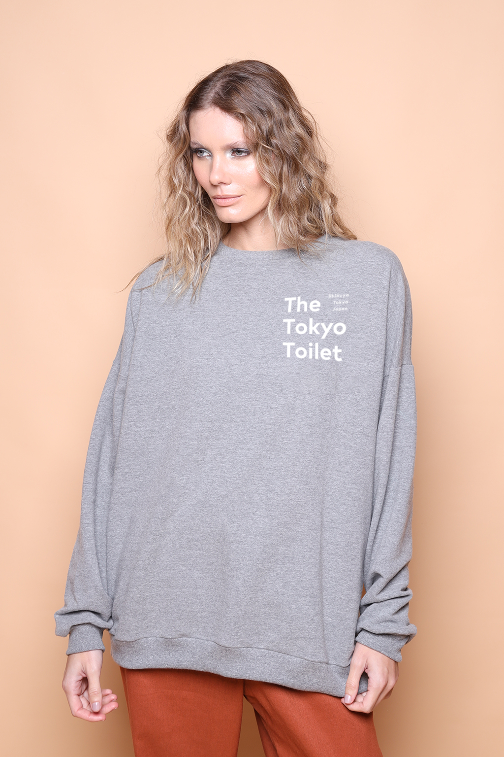 Blusão oversize cinza estampado Tokyo Toilet