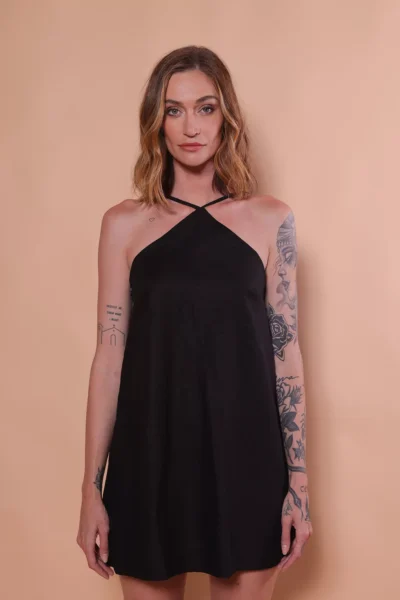 Vestido curto alça cruzada preto