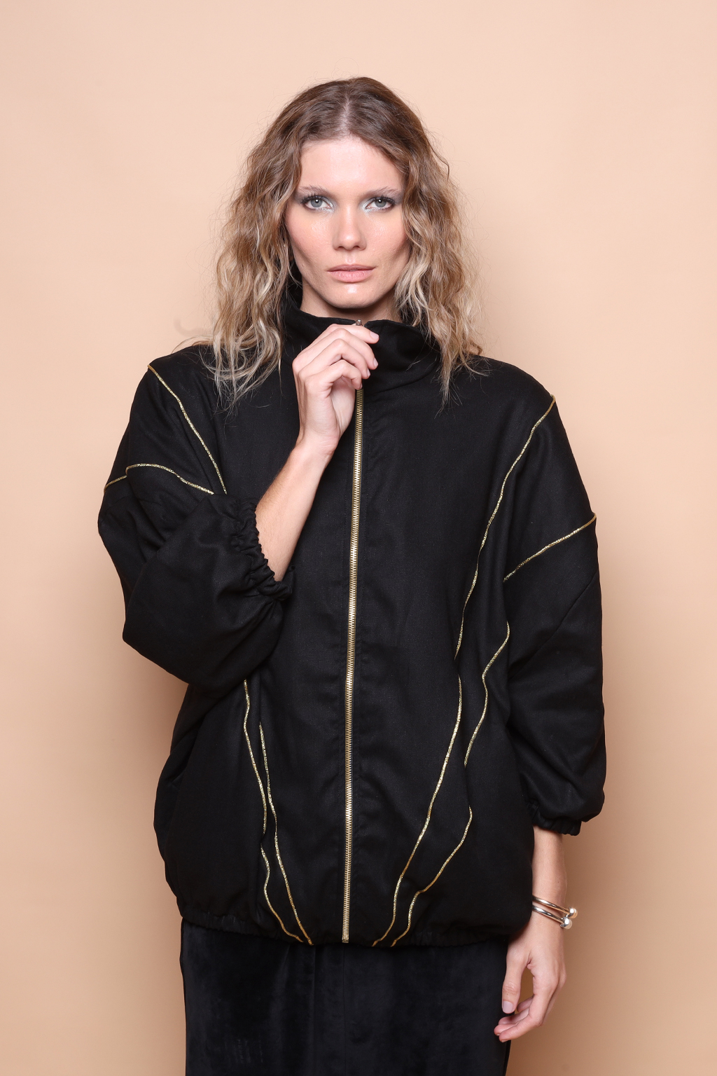 Jaqueta oversize linho preto e dourado