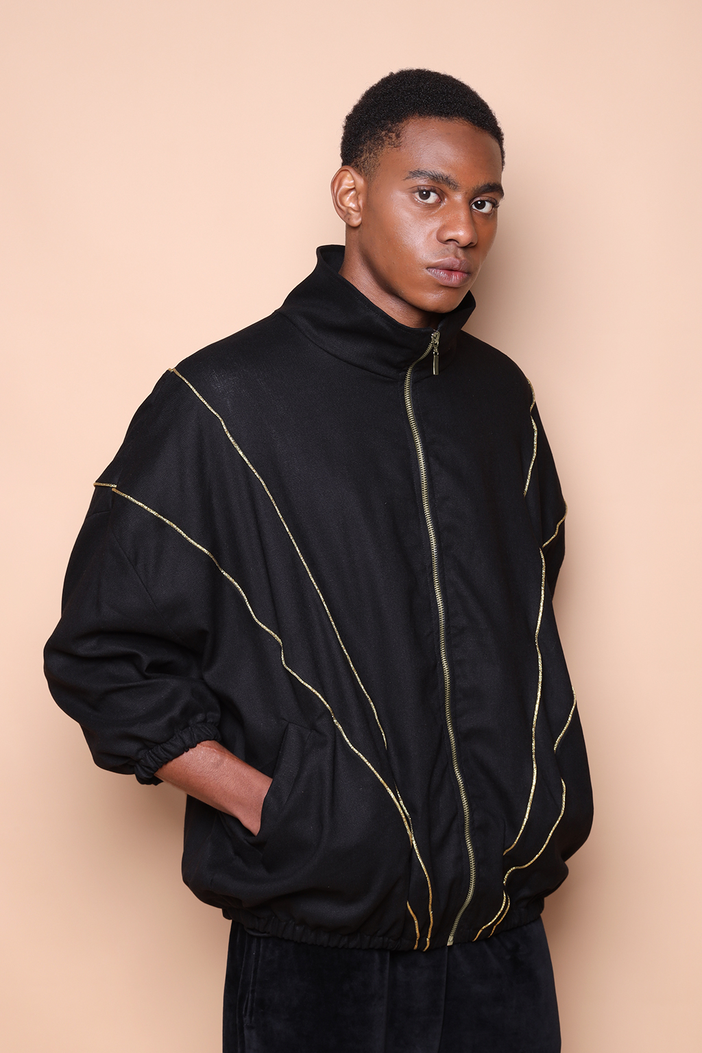 Jaqueta oversize linho preto e dourado - Imagem 2