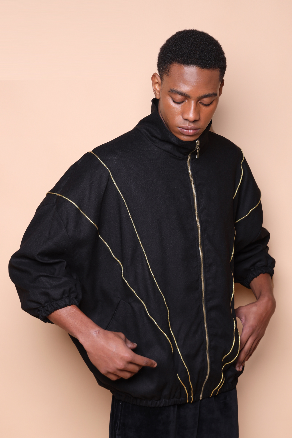 Jaqueta oversize linho preto e dourado - Imagem 6