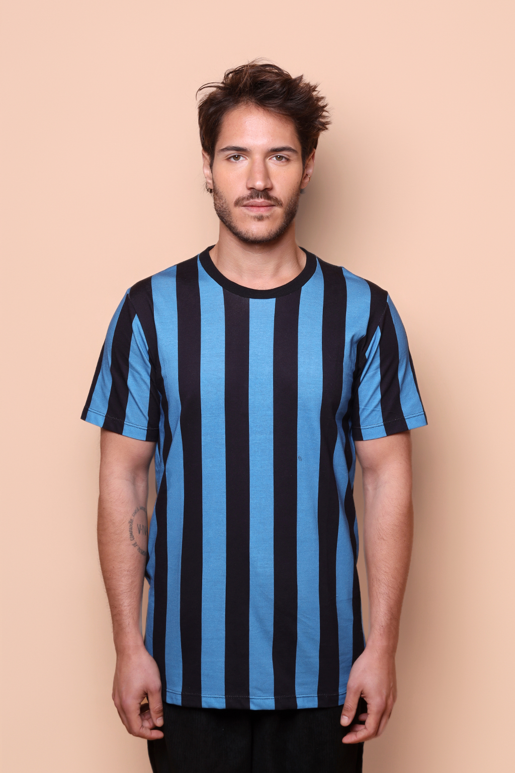 Camiseta algodão listrada azul