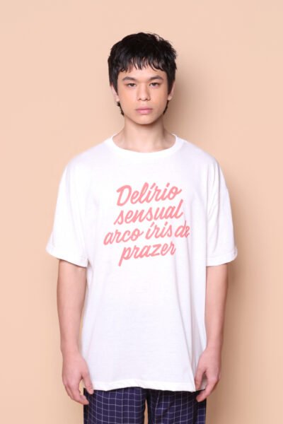 Camiseta oversize estampada Delírio Sensual