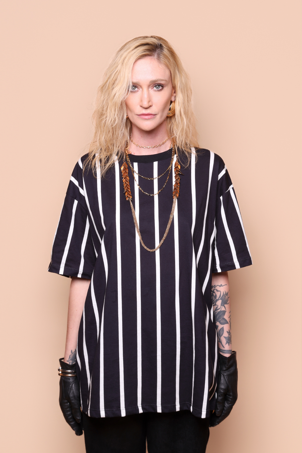 Camiseta oversize algodão listrada preta