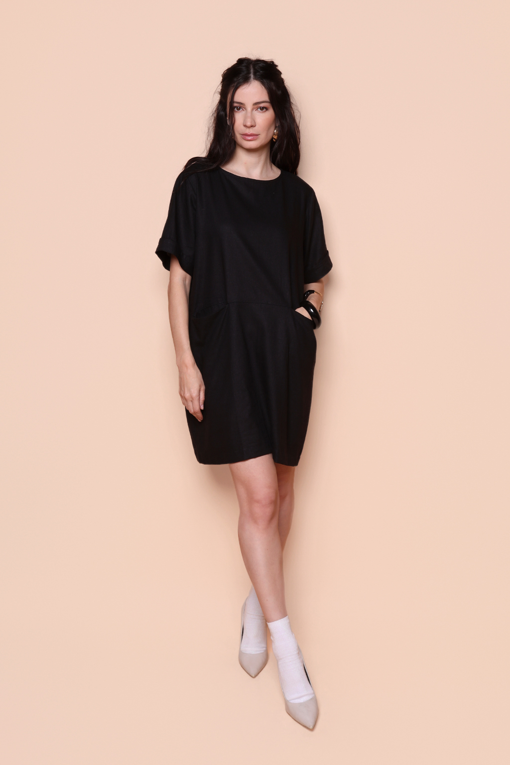 Vestido dois bolsos linho preto