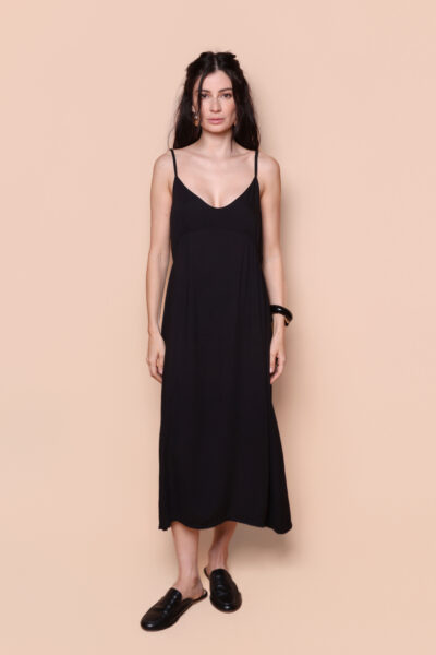 Vestido regata amplo viscose creponada preto