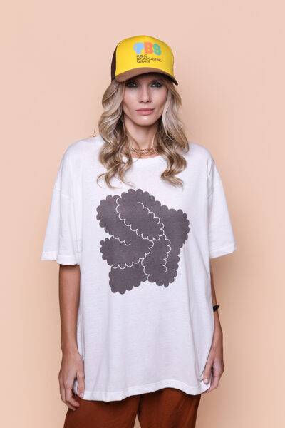 Camiseta oversize estampada Nuvem preta