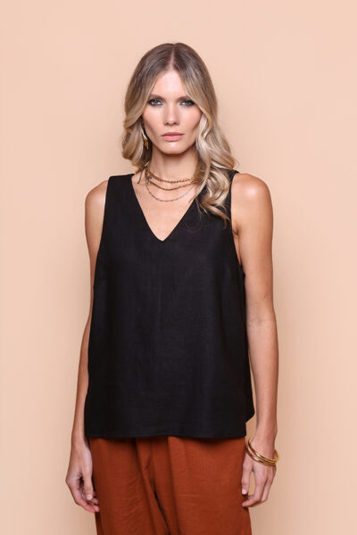 Regata decote V linho preta