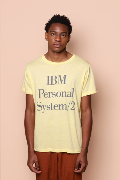 Camiseta amarela estampada IBM