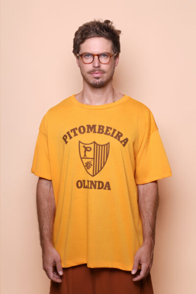 Camiseta oversize collab O Agente Secreto Pitombeira
