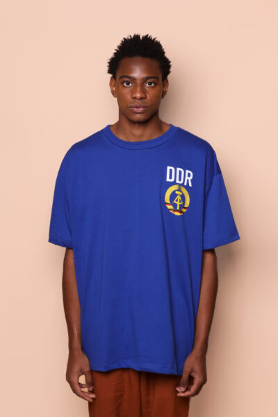 Camiseta oversize azul estampada DDR
