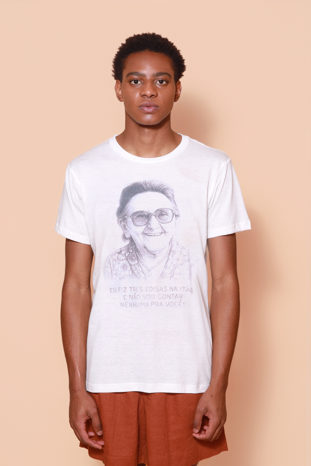 Camiseta collab O Agente Secreto Tânia Maria