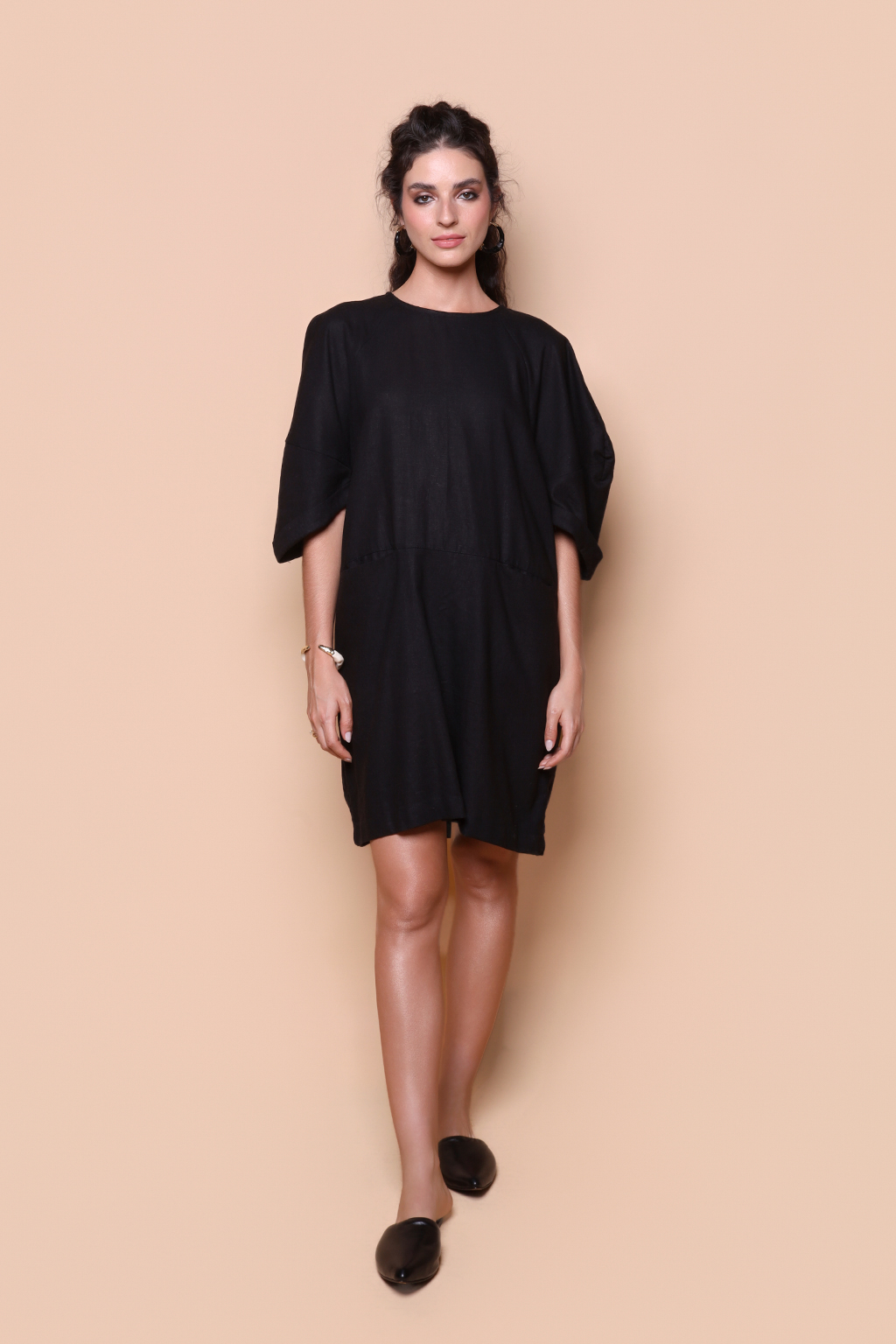 Vestido manga quadrada linho preto